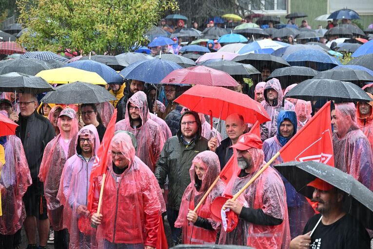Protest von ZF-Betriebsrat gegen weitere Sparmaßnahmen Protest von ZF-Betriebsrat gegen weitere Sparmaßnahmen
