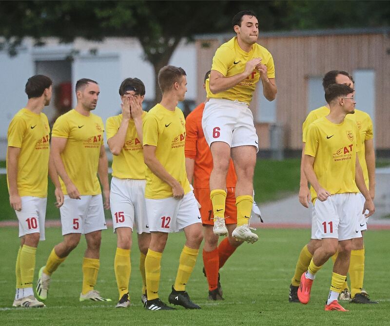 Der GSV Höpfigheim konnte das Duell der beiden Turnierneulinge gegen die SGM Sachsenheim mit 2:0 gewinnen. Der GSV Höpfigheim konnte das Duell der beiden Turnierneulinge gegen die SGM Sachsenheim mit 2:0 gewinnen.