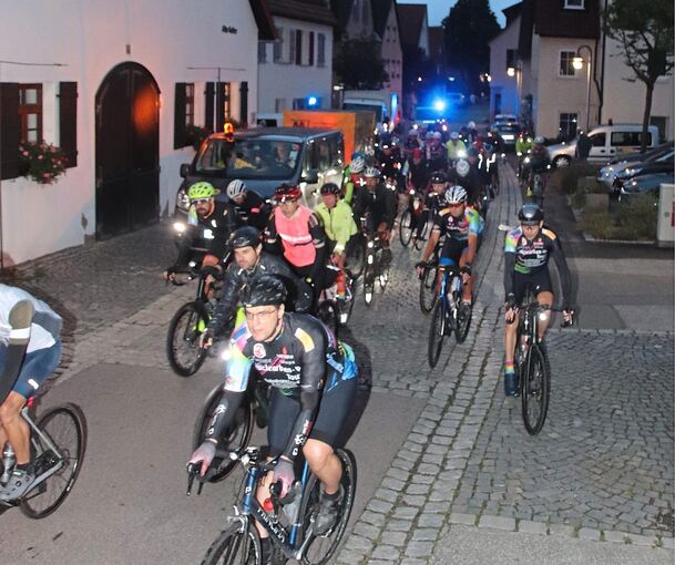 Start des Nuclearban-Marathons um 5.30 Uhr an der Alten Kelter in Horrheim.