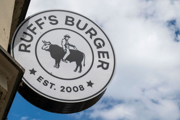 Ruff's Burger übernimmt 17 Burgerheart-Burgerläden