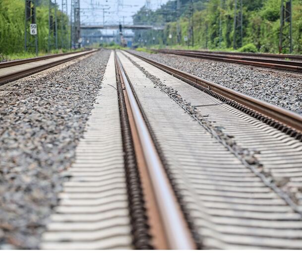 Noch bis zum 20. August dauern die Gleisarbeiten zwischen Ludwigsburg und Marbach. Das geht nicht ohne Lärm.