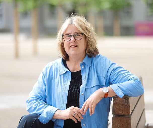 Zwischen Lebensgeschichte und Ratgeber: Silvia Wörner hat ein Buch geschrieben über Co-Abhängigkeit bei Alkoholismus.