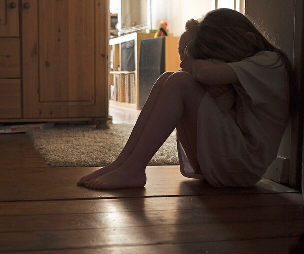 Kinder leiden oft, wenn ihre Eltern sich trennen und stehen oft im Mittelpunkt von Auseinandersetzungen. Der Kinderschutzbund zeigt, wie es besser geht