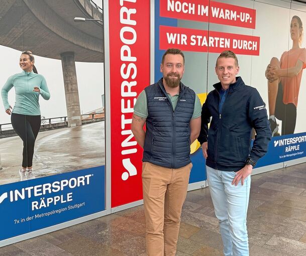Intersport Räpple übernimmt die Filiale in der Wilhelmgalerie. Das Bild zeigt Verkaufsleiter Ruben Kammer (links) und Geschäftsführer Tim Lange.