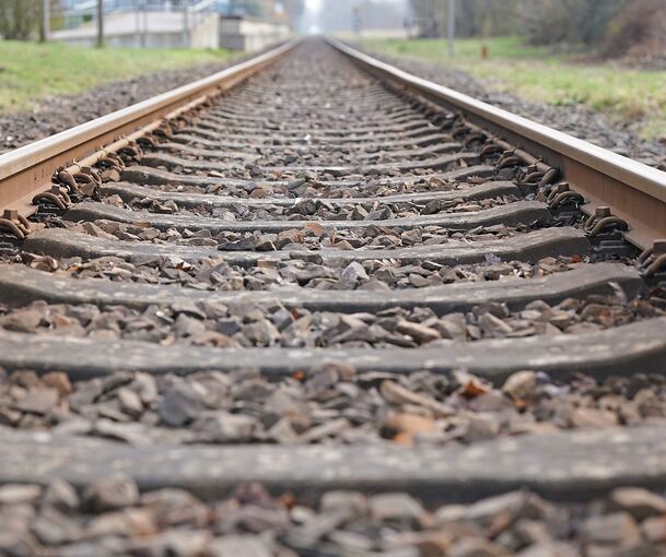 Wer sich auf Bahngleisen aufhält, begibt sich in Lebensgefahr.