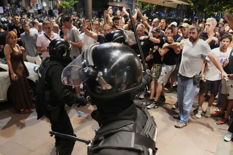 Proteste gegen Regierung in Serbien