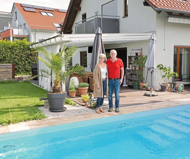 Claudia Falkenstein und Frank Stahl haben ihren Pool ohne Genehmigung gebaut.