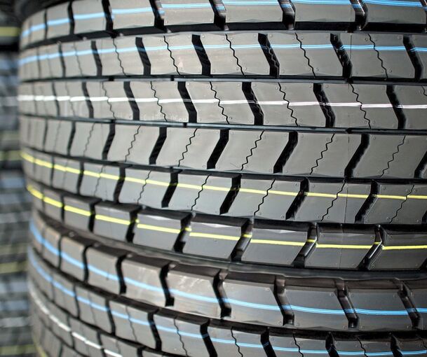 Eingelagerte Autoreifen.