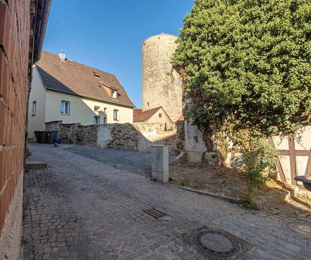 Wo noch vor kurzem ein altes Fachwerkhaus stand, ist jetzt eine freie Fläche.