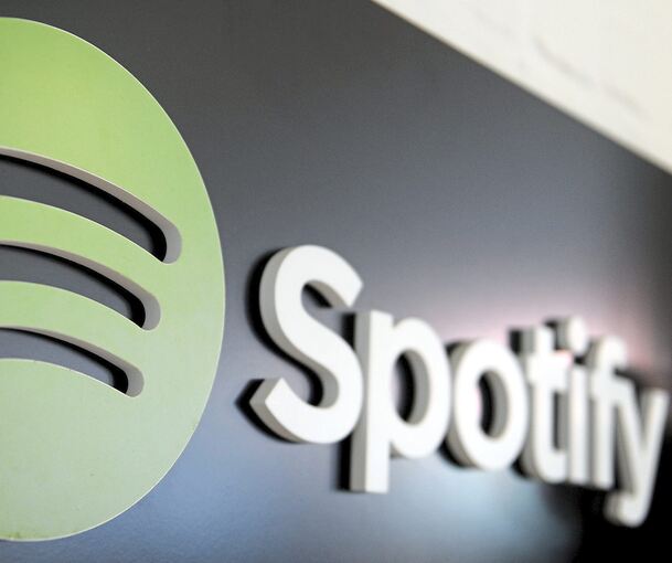 Der Streaminganbieter Spotify erhöht die Gebühren.