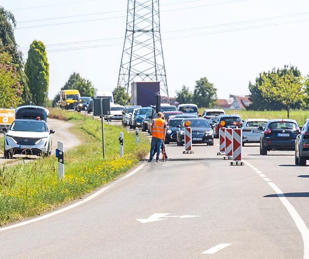 Der beschädigte Asphalt auf der Ludwigsburger Straße wurde repariert.
