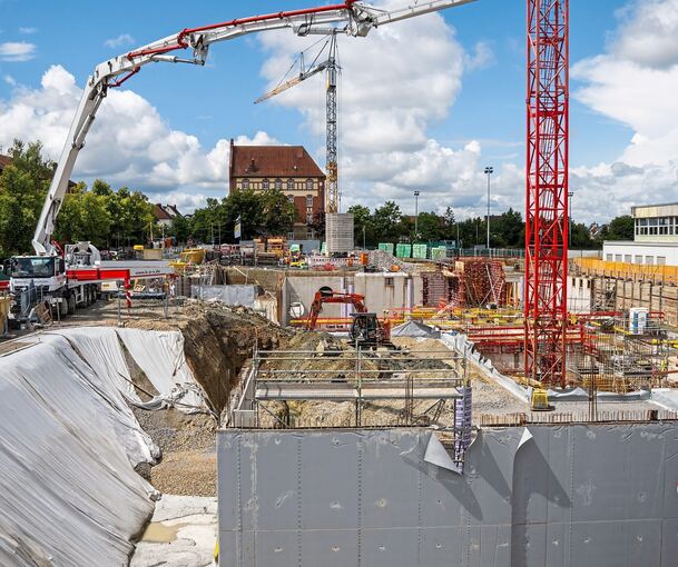 Blick auf den ersten Bauabschnitt des Bildungszentrums West: Die Umrisse der Baukörper sind gut zu erkennen.