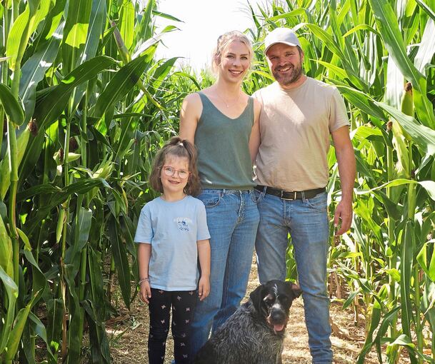 Familie Klopfer in ihrem Maislabyrinth in Erdmannhausen.