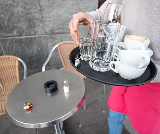 In der Gastronomie fallen viele Überstunden an.