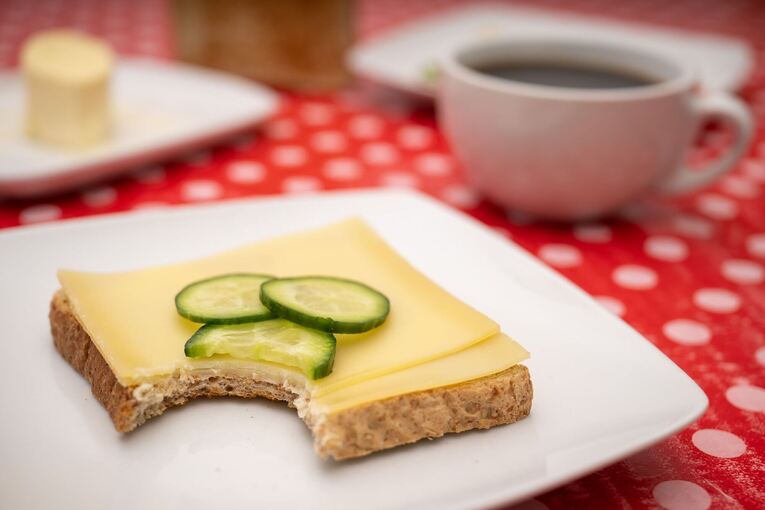 Frühstück mit Käsescheiben