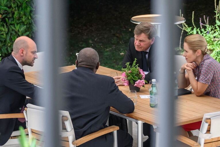 Europa droht Iran im Atomstreit Neuauflage von Sanktionen an Europa droht Iran im Atomstreit Neuauflage von Sanktionen an