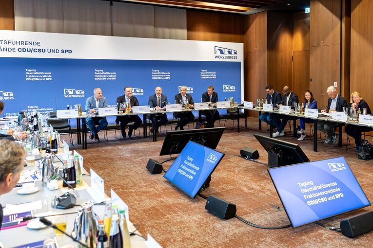 Klausur der Fraktionsvorstände CDU/CSU und SPD Klausur der Fraktionsvorstände CDU/CSU und SPD