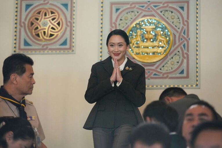 Thailands Ministerpräsidentin von Gericht abgesetzt Thailands Ministerpräsidentin von Gericht abgesetzt