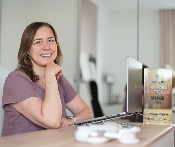 Katharina Nahm kennt den Spagat zwischen Kind und Karriere. Sie ließ ihre Festanstellung hinter sich und startete mit digitalen Produkten durch.