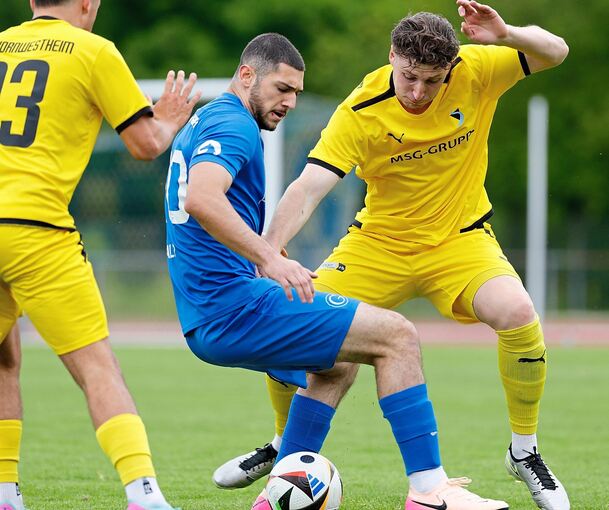 Livio Falco (Mitte), hier im Spiel gegen den SV Kornwestheim.