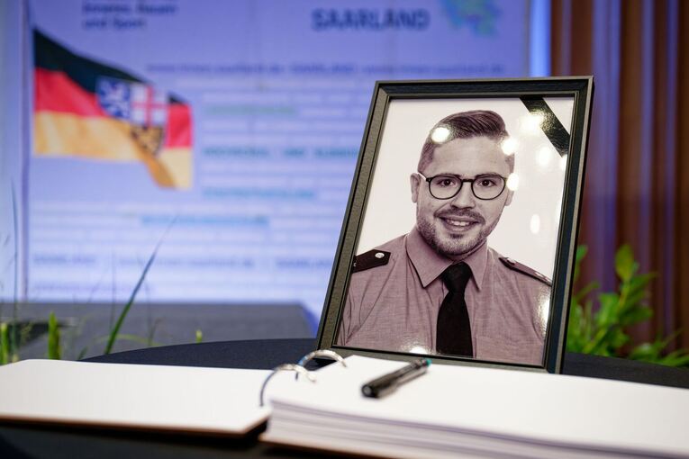 Gedenkfeier für getöteten Polizisten