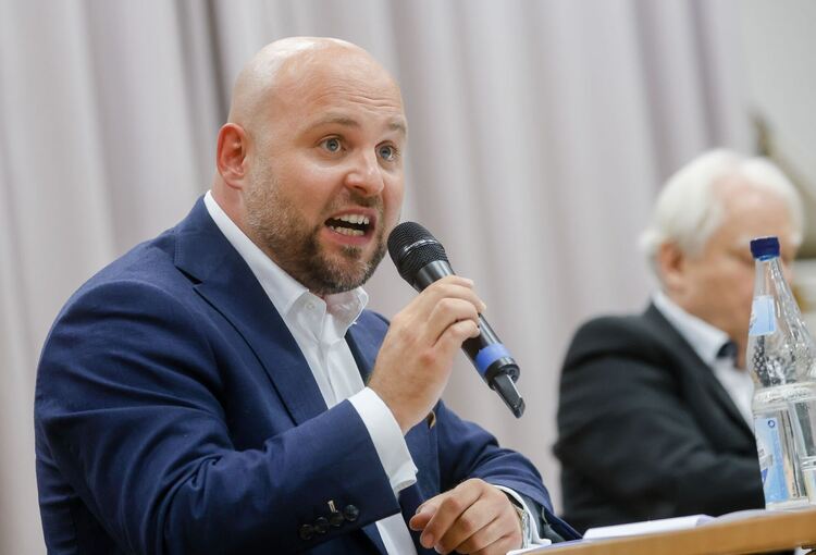 Streitgespräch zwischen Palmer und Frohnmaier Streitgespräch zwischen Palmer und Frohnmaier