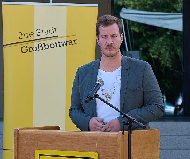 Weinprinz Moritz Ocker wirbt für das Kulturgut Wein. Weinprinz Moritz Ocker wirbt für das Kulturgut Wein.