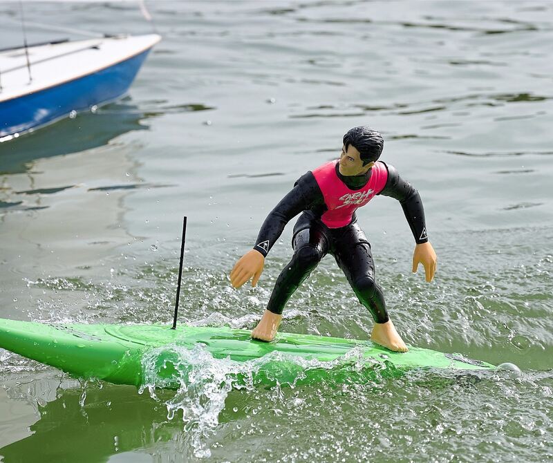 Der schnellste Surfer auf dem See. Der schnellste Surfer auf dem See.