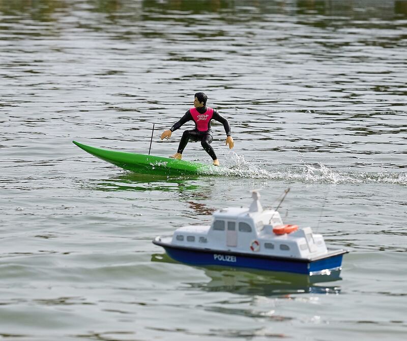 Der Surfer gibt alles. Der Surfer gibt alles.