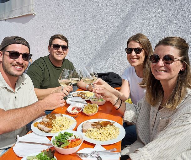 Ein schwäbisches Mittagessen mit einem Viertele Wein: So lässt sich‘s leben.