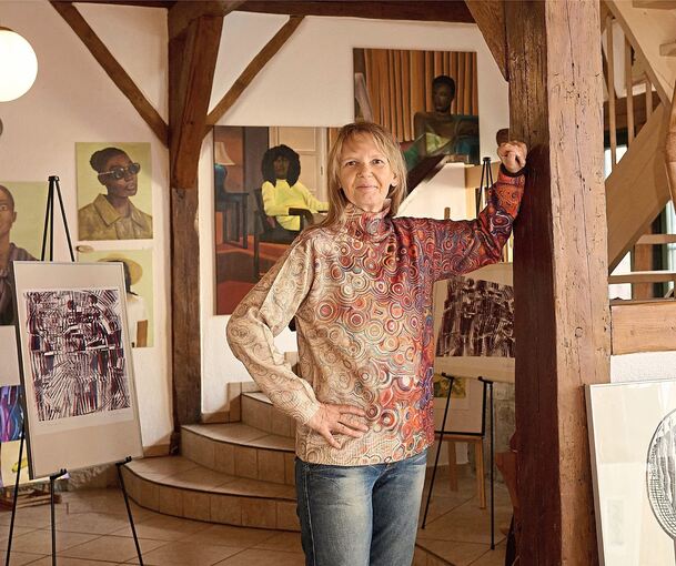 Silvia Bregler stellt in einer Daueraustellung Gemälde, Grafiken, Drucke und Skulpturen von Peter Römpert aus.
