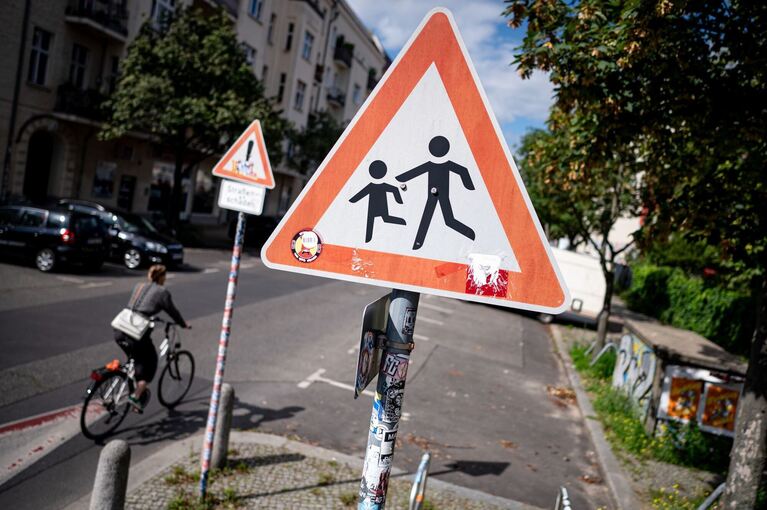 Verkehrsschild "Achtung Kinder"