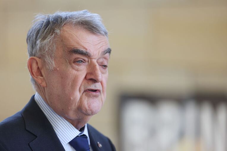 Reul: Hat Verdächtiger weiteren Messerangriff begangen? Reul: Hat Verdächtiger weiteren Messerangriff begangen?