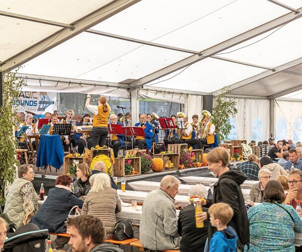 Am Sonntag spielte auch die Stadtkapelle Besigheim im Festzelt des Gemmrigheimer Herbsts.