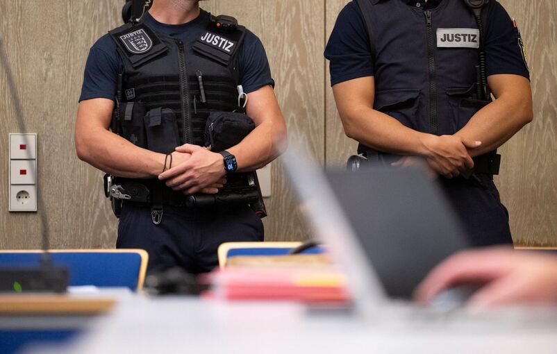 Prozessauftakt gegen mutmaßliche IS-Sympathisanten Prozessauftakt gegen mutmaßliche IS-Sympathisanten