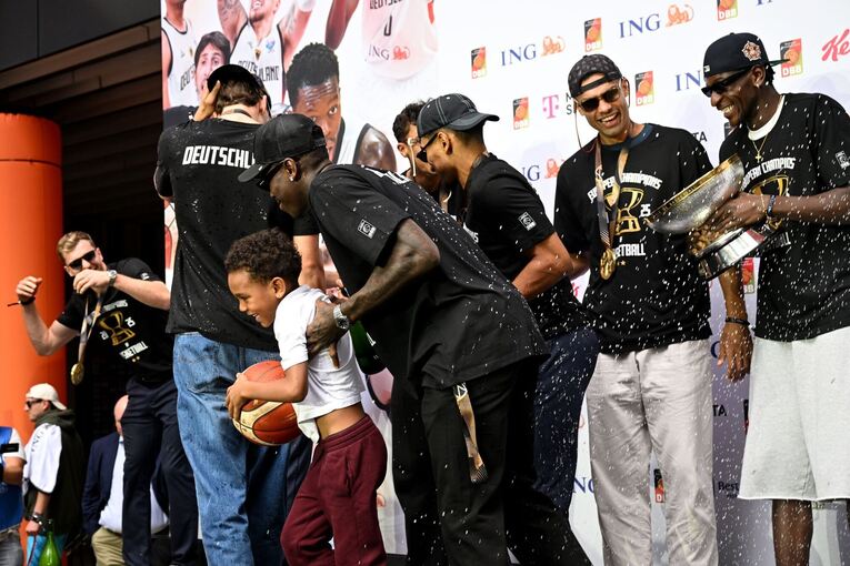 Empfang Basketball-Nationalmannschaft nach Titelgewinn