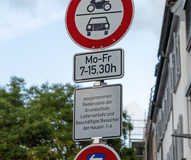 In der Schulgasse gilt nun ein partielles Durchfahrtsverbot für den motorisierten Verkehr.