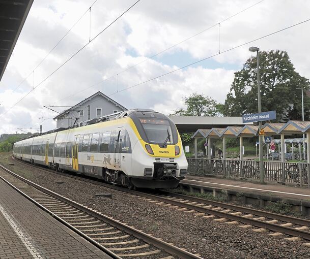 Der Haltepunkt Kirchheim: Derzeit verkehrt hier hauptsächlich der Metropolexpress. In der Gemeinde besteht auch der Wunsch nach einem S-Bahn-Anschluss.