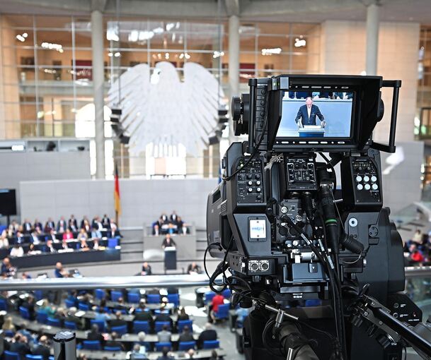 Kanzler Friedrich Merz spricht bei der Generaldebatte im Bundestag.