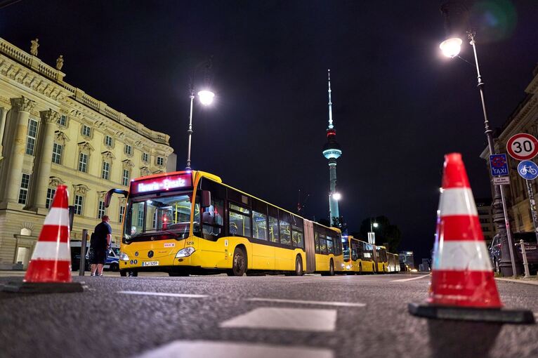 Weltkriegsbombe in der Spree in Berlin-Mitte gefunden
