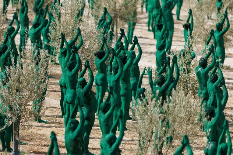 Spencer Tunick mit Kunstinstallation in Andalusien