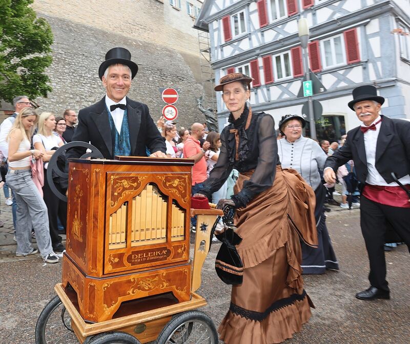 Die Klänge von Blaskapellen, Dudelsäcken und auch von Drehorgeln waren in der Altstadt zu hören. Die Klänge von Blaskapellen, Dudelsäcken und auch von Drehorgeln waren in der Altstadt zu hören.