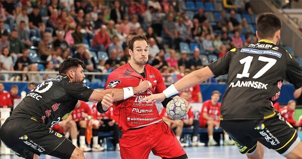 Nach einem halben Jahr zurück: Bietigheims Dominik Claus (Mitte).