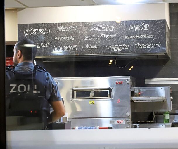 Mindestlohnverstöße, illegale Beschäftigung und Sozialbetrug: In der Gastronomie gab es eine bundesweite Razzia.
