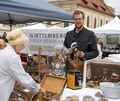 Fabian Benöhr vor einigen Jahren an seinem Stand auf der Antikmeile.
