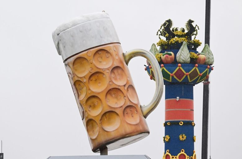 Aufbau Volksfest Cannstatter Wasen