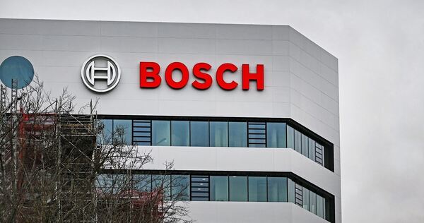 Dunkle Wolken über der Gerlinger Zentrale: Bosch ist nach eigenen Angaben in vielen Bereichen nicht mehr wettbewerbsfähig, der Konzern kann im Vergleich zur Konkurrenz nicht mithalten. Um das Ruder herumzureißen, muss er deutlich sparen und die Organ
