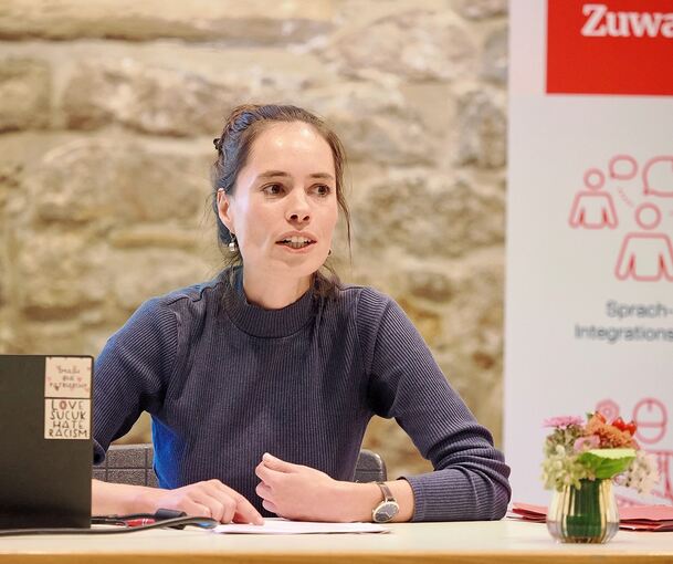 Anja Bartel vom Flüchtlingsrat Baden-Württemberg bei ihrem Vortrag in Ludwigsburg.