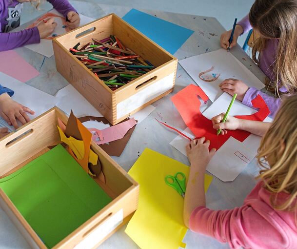 Schulleiterin Lora Raiser rechnet am Anfang mit 40 Abc-Schützen, am Ende werden es rund 155 Schüler im Ganztag sein (Symbolbild).