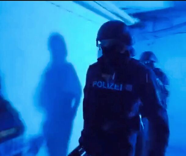 Deutsche und italienische Polizisten schwärmen im April aus, um mutmaßliche Mafiosi aufzuspüren. Sie werden auch in Steinheim fündig.